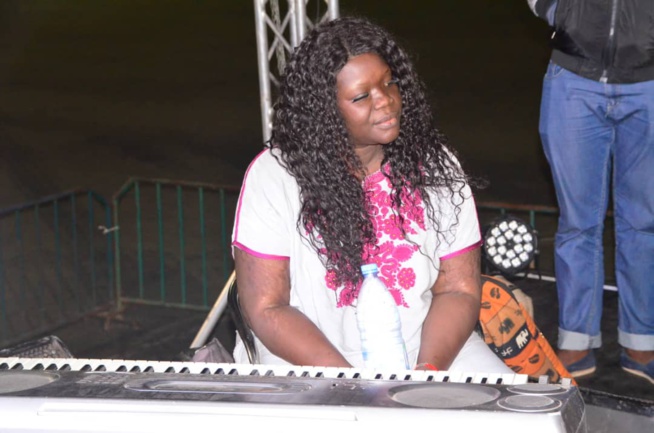 Stade Caroline Faye de Mbour, Coumba Gawlo en concert pour le Terrou War Tour.