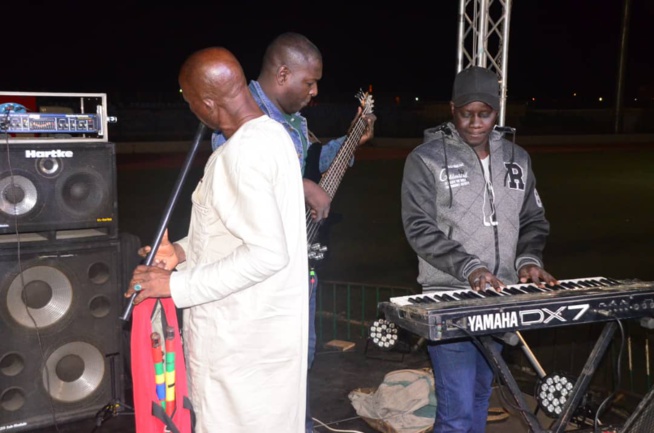 Stade Caroline Faye de Mbour, Coumba Gawlo en concert pour le Terrou War Tour.
