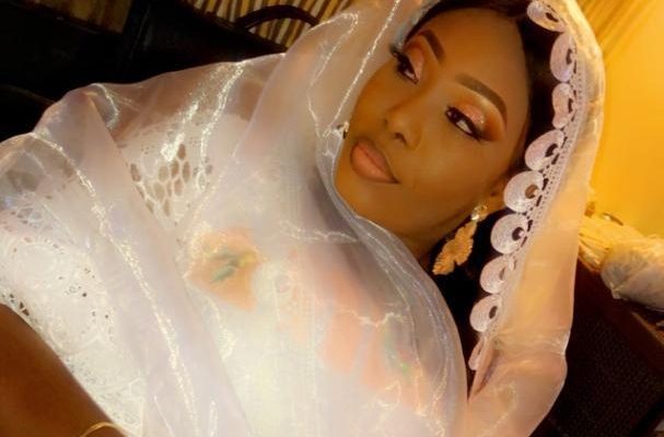 Les images du « Takk » de LARY SAMB Ex-pénitentiaire de Kouthia et animatrice à King Fm Les images du « Takk » de LARY SAMB Ex-pénitentiaire de Kouthia et animatrice à King Fm