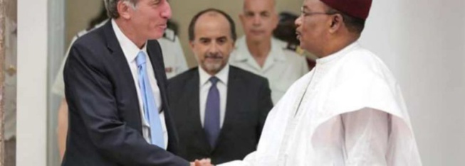 Convocation des chefs d’Etat africains : l’envoyé spécial de Macron reçu par Issoufou du Niger