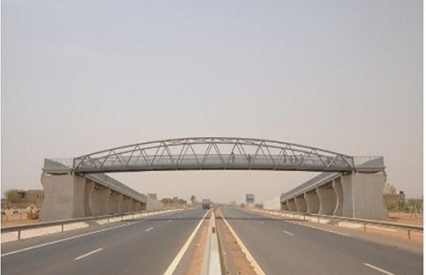 Urgence d’une passerelle à Yarakh Par Aïssata Sall dite Yaseyda Urgence d’une passerelle à Yarakh Par Aïssata Sall dite Yaseyda