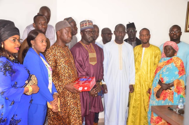 SARGAL ALIOU SALL: En images la regie de la mairie de la ville de Guédiawaye rend hommage à leur mentor. SARGAL ALIOU SALL: En images la regie de la mairie de la ville de Guédiawaye rend hommage à leur mentor.