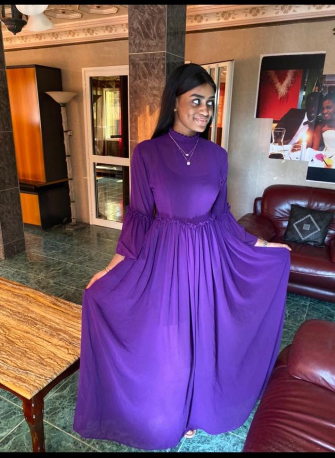 Aicha Ballago Seck s’affiche à nouveau dans une robe de princesse et illumine la toile