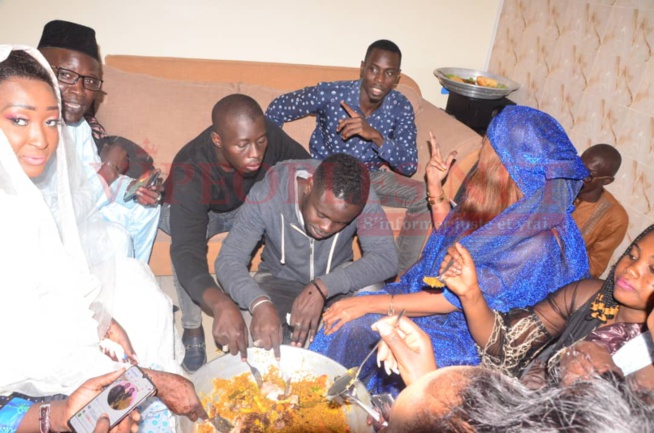 EXCLUSI: Les images du mariage de l'auteur de "NAMONALEN",Pendo Guissé allias Yama ex animatrice de la Sentv. EXCLUSI: Les images du mariage de l'auteur de "NAMONALEN",Pendo Guissé allias Yama ex animatrice de la Sentv.