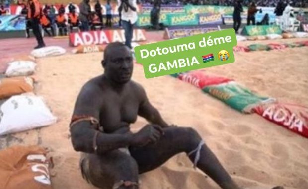 Gambie- Baye Mandione refuse de couper ses ongles ,l’arbitre donne la victoire à Khoyantane Gambie- Baye Mandione refuse de couper ses ongles ,l’arbitre donne la victoire à Khoyantane