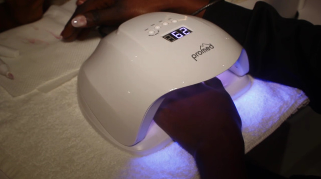 VIDEO: Découvrez AMARSI le stylisme ongulaire, le coin idéale de votre beauté et soins: Pédicure, Manucure, Soin de visage, vernissage