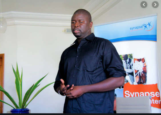 20 ANS DE SENEWEB – Abdou Salam Fall, l’entrepreneur de l’ombre, génie du web confrme son leadership ! 20 ANS DE SENEWEB – Abdou Salam Fall, l’entrepreneur de l’ombre, génie du web confrme son leadership !