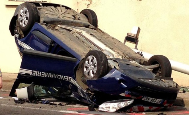 Accident à Kaffrine: un véhicule de la gendarmerie se renverse Accident à Kaffrine: un véhicule de la gendarmerie se renverse