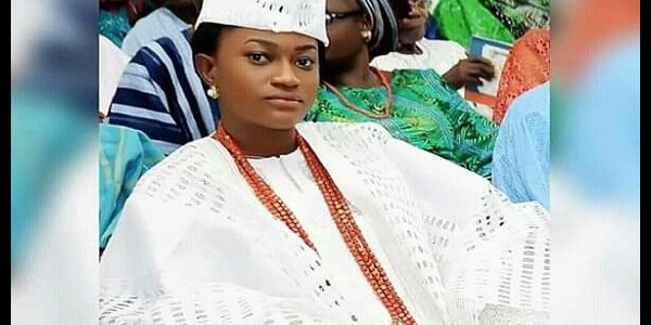 Nigeria: Taiwo Oyebola Agbona, une jeune étudiante de 23 ans intronisée reine Nigeria: Taiwo Oyebola Agbona, une jeune étudiante de 23 ans intronisée reine