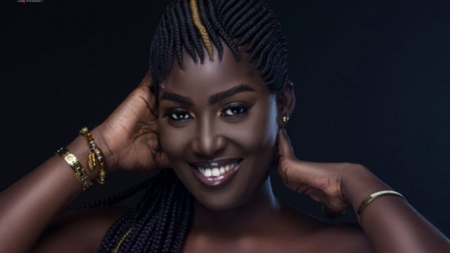 Découvrez la face cachée de Dior Mbaye, une noirceur d’ébène qui enflamme les réseaux sociaux avec ses clichés Découvrez la face cachée de Dior Mbaye, une noirceur d’ébène qui enflamme les réseaux sociaux avec ses clichés