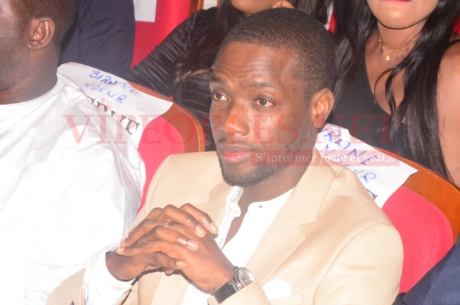 VIDÉO : Le Neymar de la musique, El Hadj Keita réussit son challenge de remplir le grand theatre. VIDÉO : Le Neymar de la musique, El Hadj Keita réussit son challenge de remplir le grand theatre.