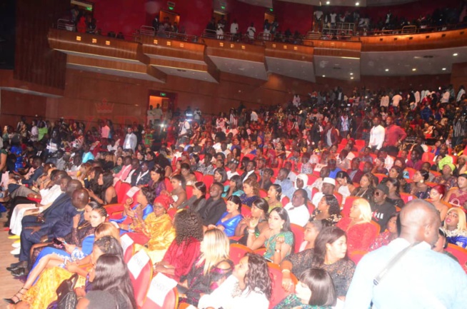 VIDÉO : Le Neymar de la musique, El Hadj Keita réussit son challenge de remplir le grand theatre. VIDÉO : Le Neymar de la musique, El Hadj Keita réussit son challenge de remplir le grand theatre.