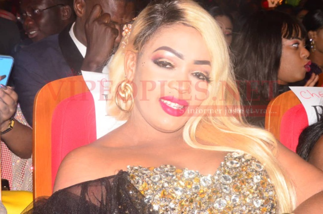 70 PHOTOS GRAND THEATRE: Les différentes "SANGNE SÉ" du public de El hadj Keita, le Neymar de la musique qui vient de marquer ses empreintes. 70 PHOTOS GRAND THEATRE: Les différentes "SANGNE SÉ" du public de El hadj Keita, le Neymar de la musique qui vient de marquer ses empreintes.