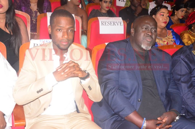 70 PHOTOS GRAND THEATRE: Les différentes "SANGNE SÉ" du public de El hadj Keita, le Neymar de la musique qui vient de marquer ses empreintes.