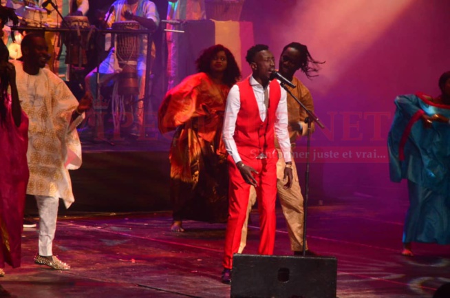 70 PHOTOS GRAND THEATRE: Les différentes "SANGNE SÉ" du public de El hadj Keita, le Neymar de la musique qui vient de marquer ses empreintes.