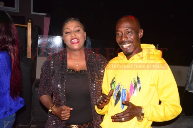 NOEL: La lionne de la musique TITI ,éblouit son public au Saraba dans sa sublime robe. NOEL: La lionne de la musique TITI ,éblouit son public au Saraba dans sa sublime robe.