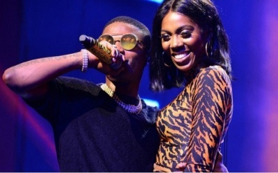 Tiwa Savage et Wizkid confirment leur relation amoureuse Tiwa Savage et Wizkid confirment leur relation amoureuse