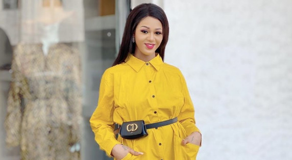 Incroyable métamorphose de Leina Kylie du «Wouyaye challenge» se transforme en vraie Barbie Incroyable métamorphose de Leina Kylie du «Wouyaye challenge» se transforme en vraie Barbie