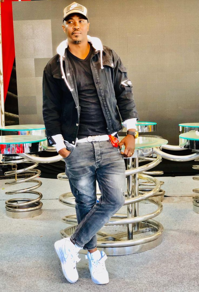 CATÉGORIE ANIMATION HOMME DE L'ANNÉE: 20 ANS Dans L’animation – Cheikh Sarr, le fervent homme de l’ombre, génie de l’animation confrme son leadership sur la bande FM! CATÉGORIE ANIMATION HOMME DE L'ANNÉE: 20 ANS Dans L’animation – Cheikh Sarr, le fervent homme de l’ombre, génie de l’animation confrme son leadership sur la bande FM!