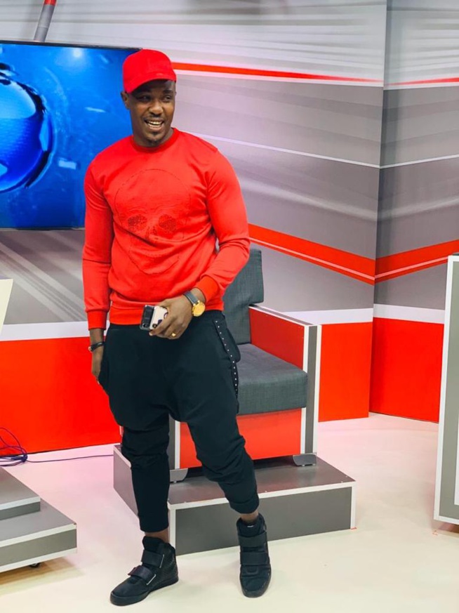 CATÉGORIE ANIMATION HOMME DE L'ANNÉE: 20 ANS Dans L’animation – Cheikh Sarr, le fervent homme de l’ombre, génie de l’animation confrme son leadership sur la bande FM! CATÉGORIE ANIMATION HOMME DE L'ANNÉE: 20 ANS Dans L’animation – Cheikh Sarr, le fervent homme de l’ombre, génie de l’animation confrme son leadership sur la bande FM!