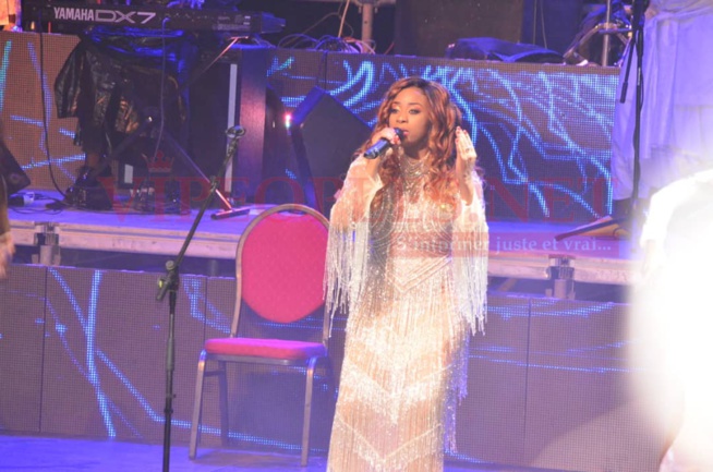 10 ANS DE SPECTACLES: Du jamais vu – Revivez l’entrée spectaculaire d’Adiouza au grand théâtre 10 ANS DE SPECTACLES: Du jamais vu – Revivez l’entrée spectaculaire d’Adiouza au grand théâtre