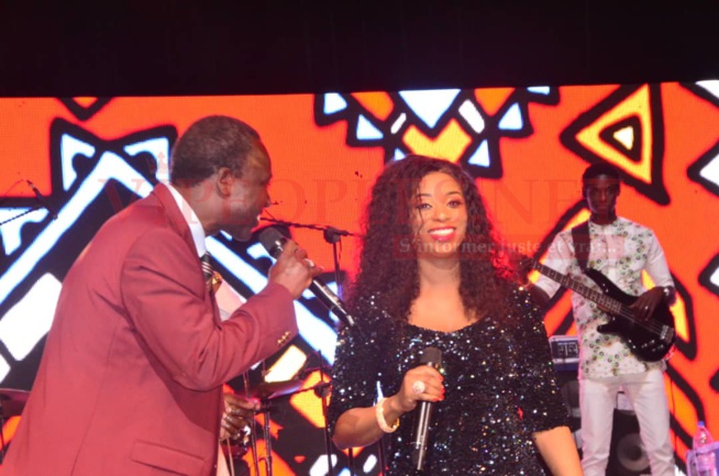 10 ANS DE SPECTACLES: Thione Seck, Fallou Dieng et Adji Ouza enflamme le public du grand theatre. 10 ANS DE SPECTACLES: Thione Seck, Fallou Dieng et Adji Ouza enflamme le public du grand theatre.
