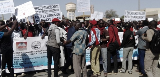 Marche du collectif des enseignants de la Fastef: les manifestants exigent le recrutement de 150 professeurs Marche du collectif des enseignants de la Fastef: les manifestants exigent le recrutement de 150 professeurs