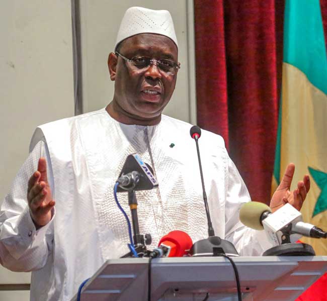 Macky Sall promet une motivation financière aux "badiènou gokh" Macky Sall promet une motivation financière aux "badiènou gokh"