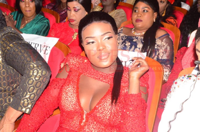 100 IMAGES GRAND THEATRE 10 ANS DE SPECTACLES: Adji Ouza vient de battre le record 2019 du jamais vu regardez