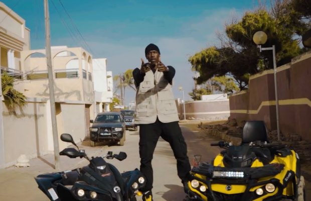 Nitdoff remet le feu sur scène avec « KK Moy Number 1 » (clip officiel)