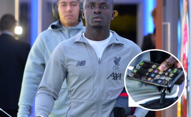 Téléphone cassé de Sadio Mané, Jurguen Klopp réagit et parle de simplicité de son joueur ! Téléphone cassé de Sadio Mané, Jurguen Klopp réagit et parle de simplicité de son joueur !