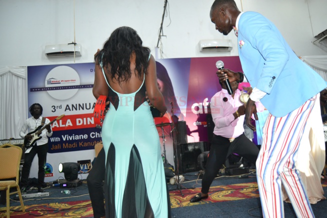 Les images de la soirée de gala de Viviane Chidid hot et sexy avec l'amicale des femmes de la diaspora Gambienne. Les images de la soirée de gala de Viviane Chidid hot et sexy avec l'amicale des femmes de la diaspora Gambienne.