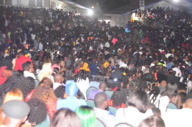 31 Décembre, Waly Seck détrone tout et se hisse au sommet de l'Esplanade du Grand Théâtre. Regardez