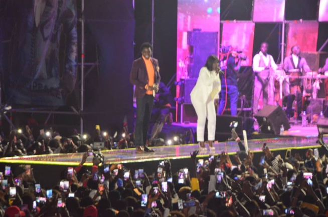 31 Décembre, Waly Seck détrone tout et se hisse au sommet de l'Esplanade du Grand Théâtre. Regardez