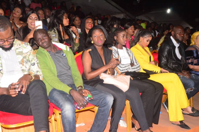 31 Décembre, Waly Seck détrone tout et se hisse au sommet de l'Esplanade du Grand Théâtre. Regardez