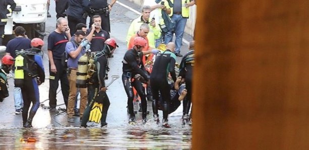Au moins 23 morts dans les inondations à Jakarta en Indonésie Au moins 23 morts dans les inondations à Jakarta en Indonésie