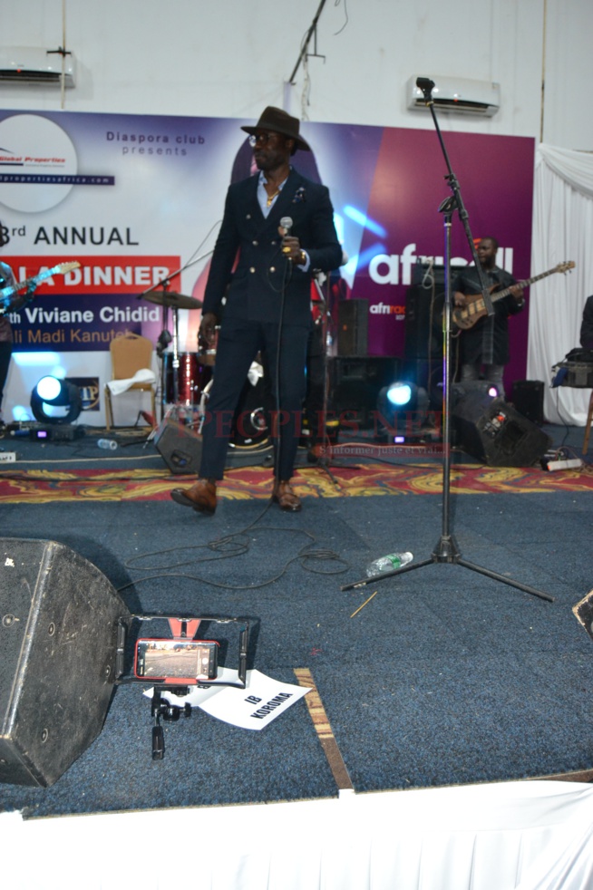 VIDÉO: 1 ER JANVIER, Sidy Samb signe un retour explosif en Gambie après 4 mois d'absence sur la scène musicale VIDÉO: 1 ER JANVIER, Sidy Samb signe un retour explosif en Gambie après 4 mois d'absence sur la scène musicale