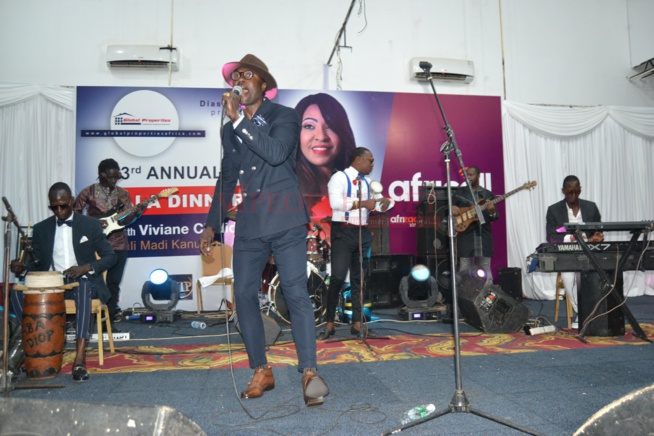 VIDÉO: 1 ER JANVIER, Sidy Samb signe un retour explosif en Gambie après 4 mois d'absence sur la scène musicale VIDÉO: 1 ER JANVIER, Sidy Samb signe un retour explosif en Gambie après 4 mois d'absence sur la scène musicale