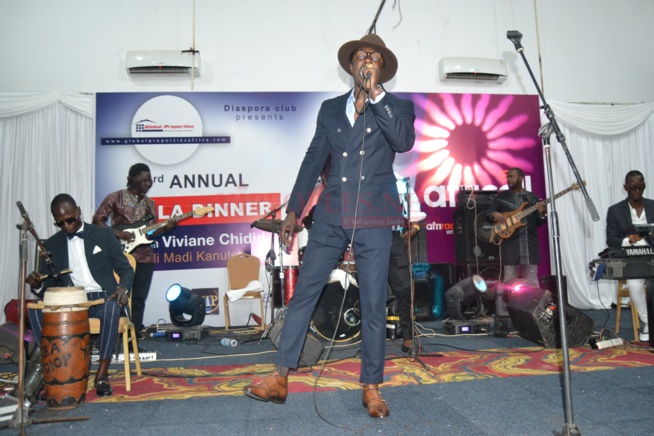 VIDÉO: 1 ER JANVIER, Sidy Samb signe un retour explosif en Gambie après 4 mois d'absence sur la scène musicale VIDÉO: 1 ER JANVIER, Sidy Samb signe un retour explosif en Gambie après 4 mois d'absence sur la scène musicale