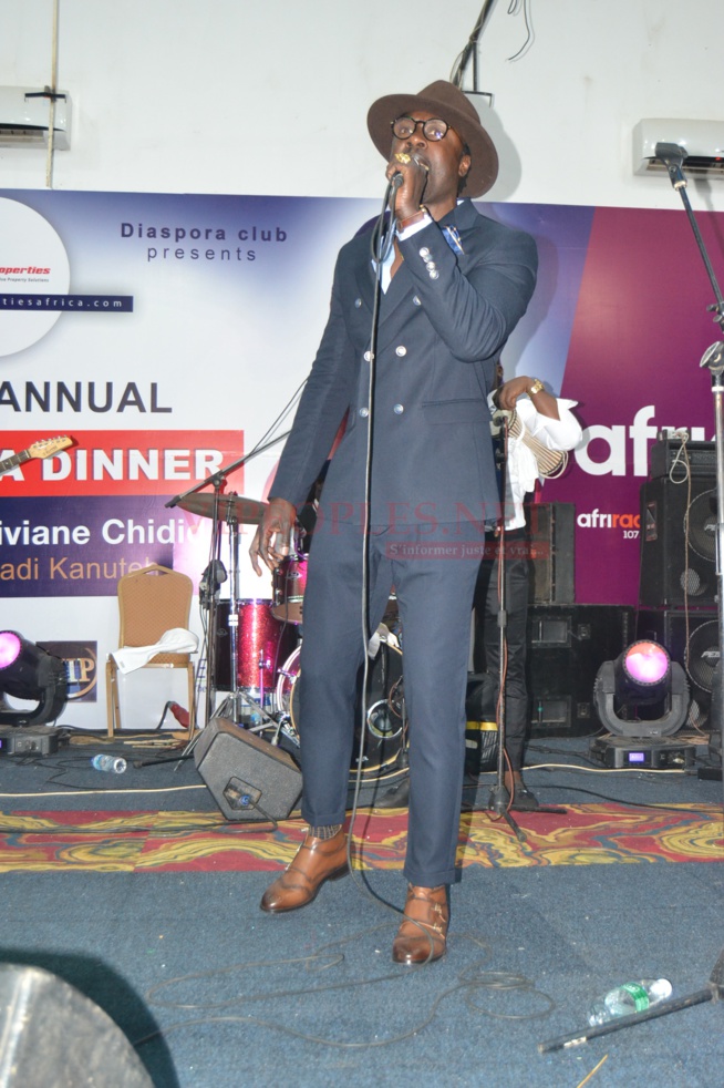 VIDÉO: 1 ER JANVIER, Sidy Samb signe un retour explosif en Gambie après 4 mois d'absence sur la scène musicale VIDÉO: 1 ER JANVIER, Sidy Samb signe un retour explosif en Gambie après 4 mois d'absence sur la scène musicale