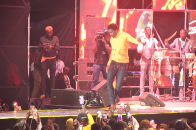 31 Décembre « bal des Faramareen » avec Wally Ballago Seck – Les réactions des stars