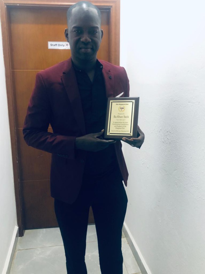 Bakane Seck "Diéré Diéré" honoré par les femmes de la diaspora Gambienne.