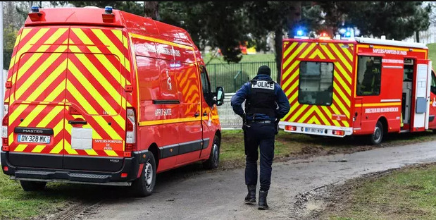Attaque au couteau à Paris: le suspect neutralisé, aurait crié "Allah Akbar" Attaque au couteau à Paris: le suspect neutralisé, aurait crié "Allah Akbar"