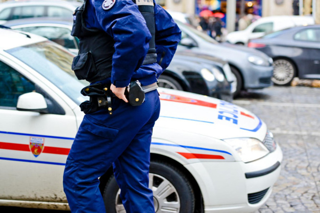 Un homme abattu par la police après avoir poignardé des passants près de Paris: un mort et deux blessés en “urgence absolue” Un homme abattu par la police après avoir poignardé des passants près de Paris: un mort et deux blessés en “urgence absolue”