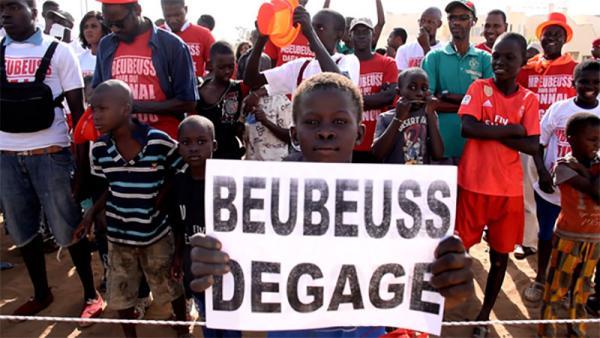 Décharge de Mbeubeuss: les riverains bloquent l’accès aux camions d’ordures, plusieurs interpellations Décharge de Mbeubeuss: les riverains bloquent l’accès aux camions d’ordures, plusieurs interpellations