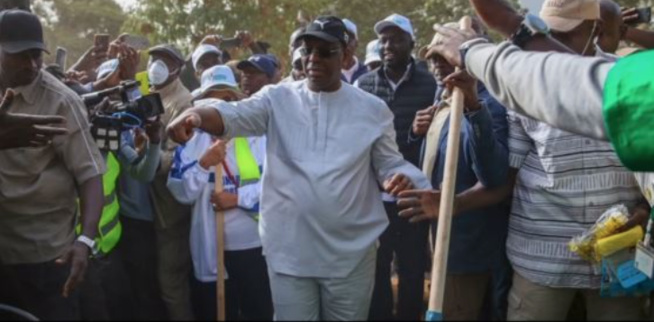 Vidéo – Cleaning day : Les temps forts du  »Set sétal » du Président Macky Sall à Mermoz