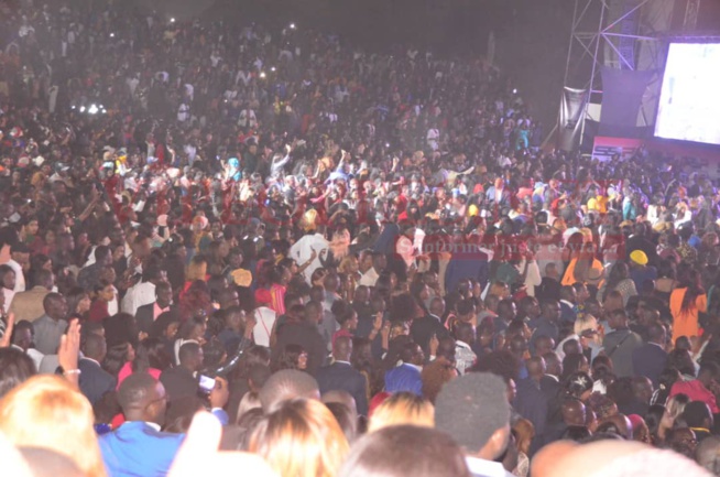 Grand Bal de YOUSSOU NDOUR : Les plus belles filles de DAKAR étaient au rendez-vous. Regardez.