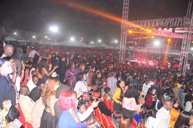 Grand Bal de YOUSSOU NDOUR : Les plus belles filles de DAKAR étaient au rendez-vous. Regardez.