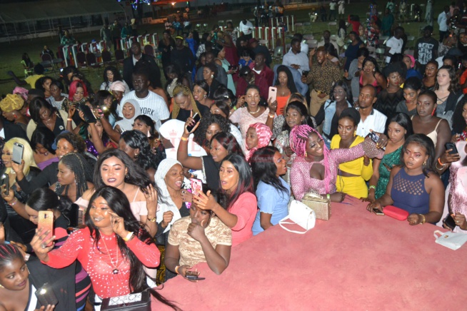 153 IMAGES: Comment TITI la lionne de la musique Sénégalaise a séduit son public au Q CITY de la Gambie avec un show magique.
