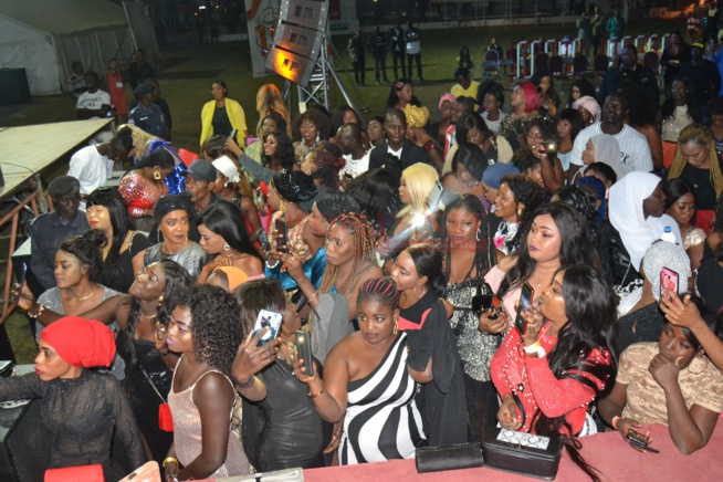 153 IMAGES: Comment TITI la lionne de la musique Sénégalaise a séduit son public au Q CITY de la Gambie avec un show magique.